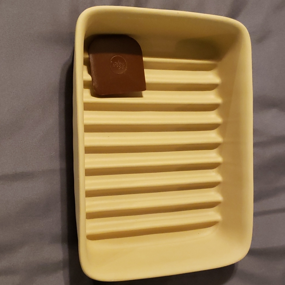 Pampered Chef Small Ridged Baker